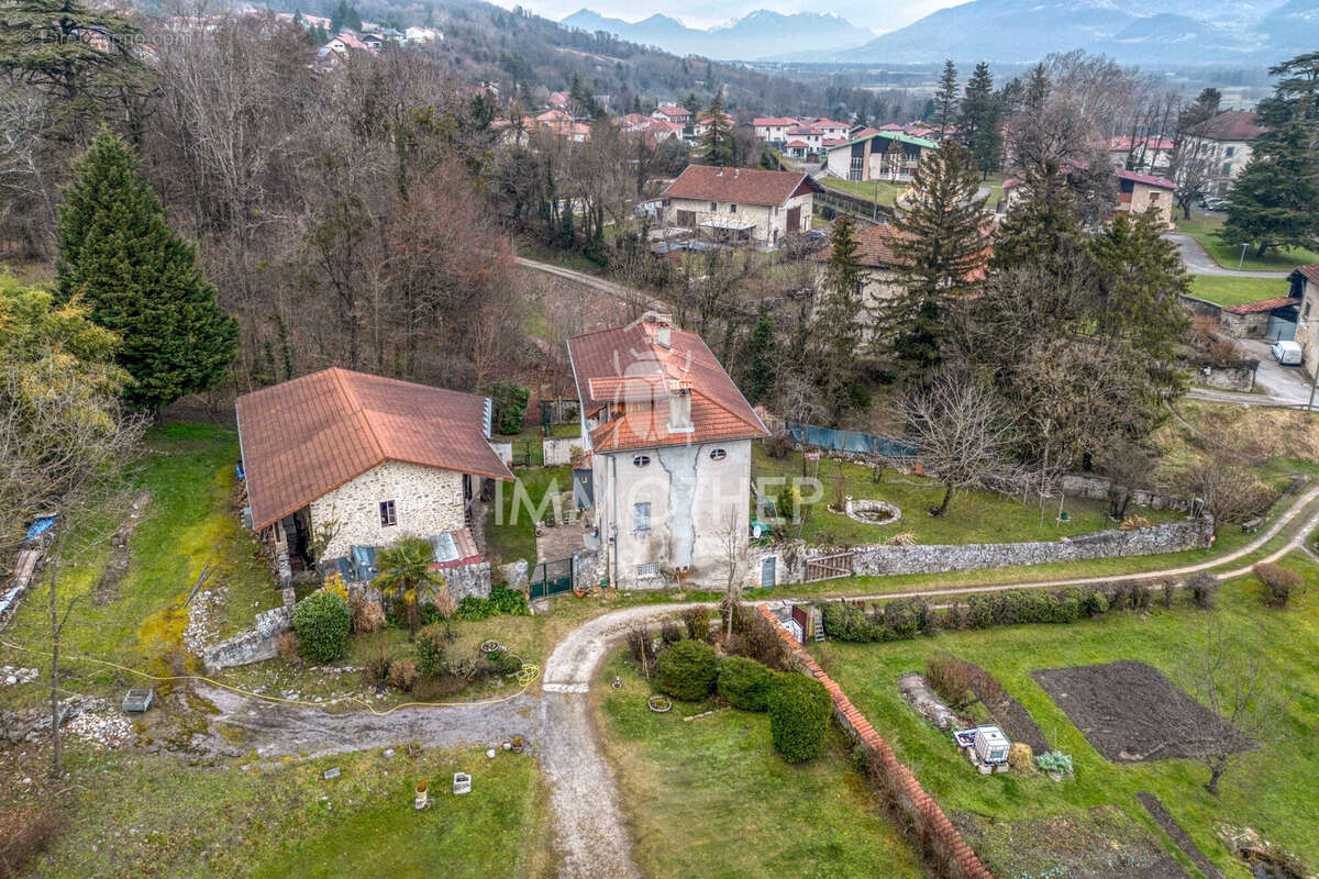 Maison à LA TERRASSE