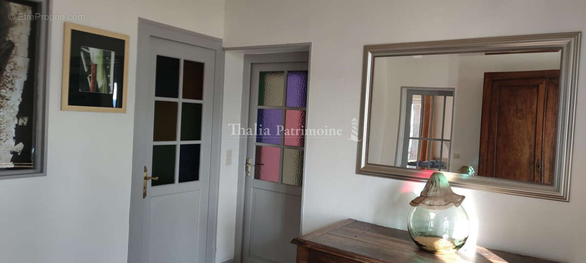 Propriete saint emilion. 380 m2 de surface habitable et 2800 m2 de terrain avec piscine - photo 17