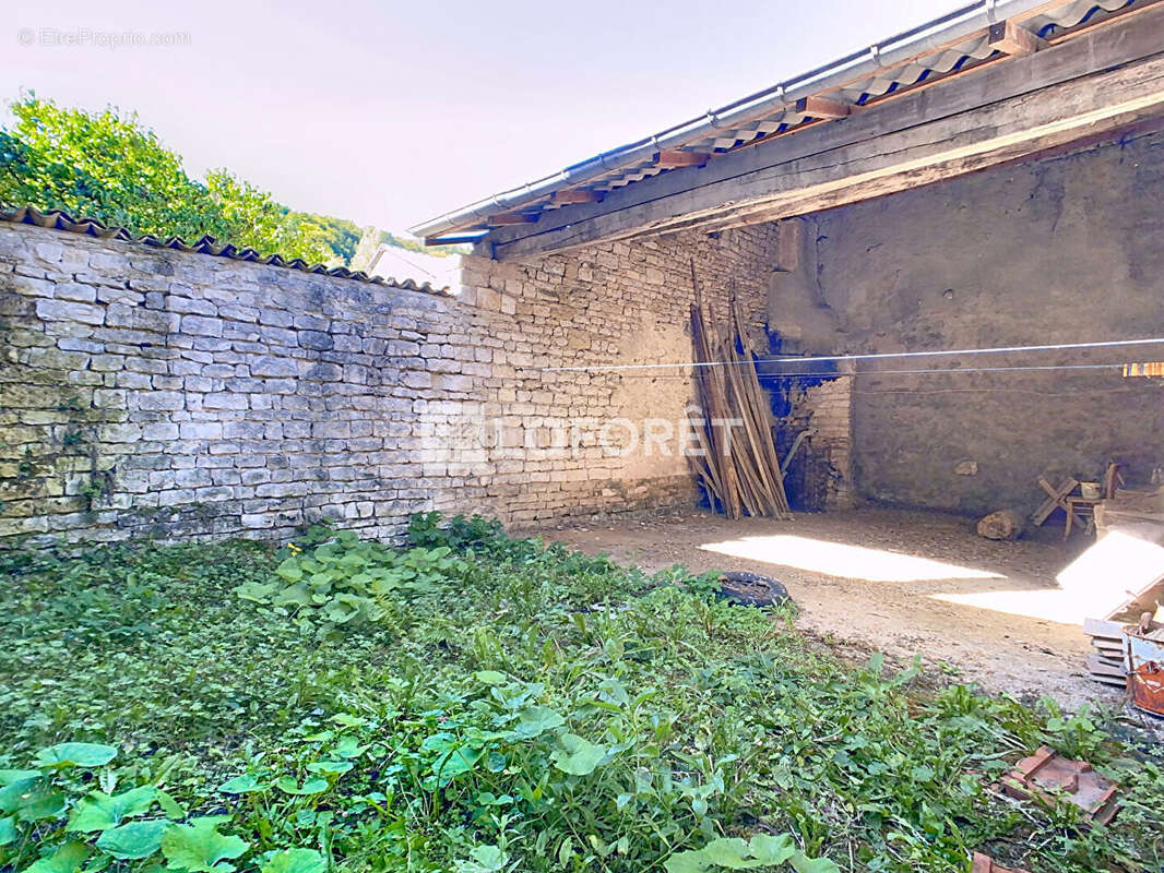 Maison à MAXEY-SUR-VAISE