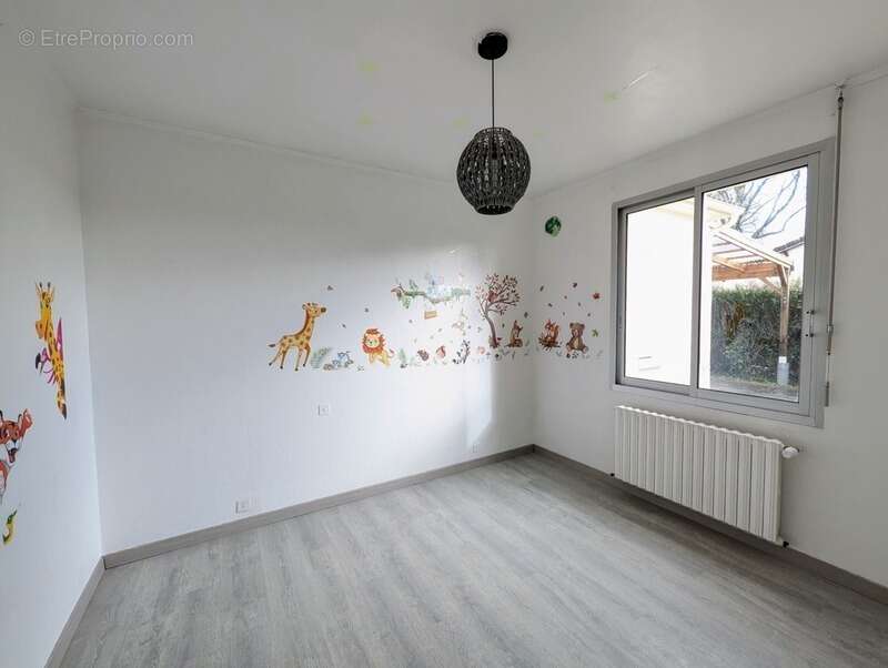 Maison plain-pied 140,5 m² - BRETIGNOLLES (79) - photo 6