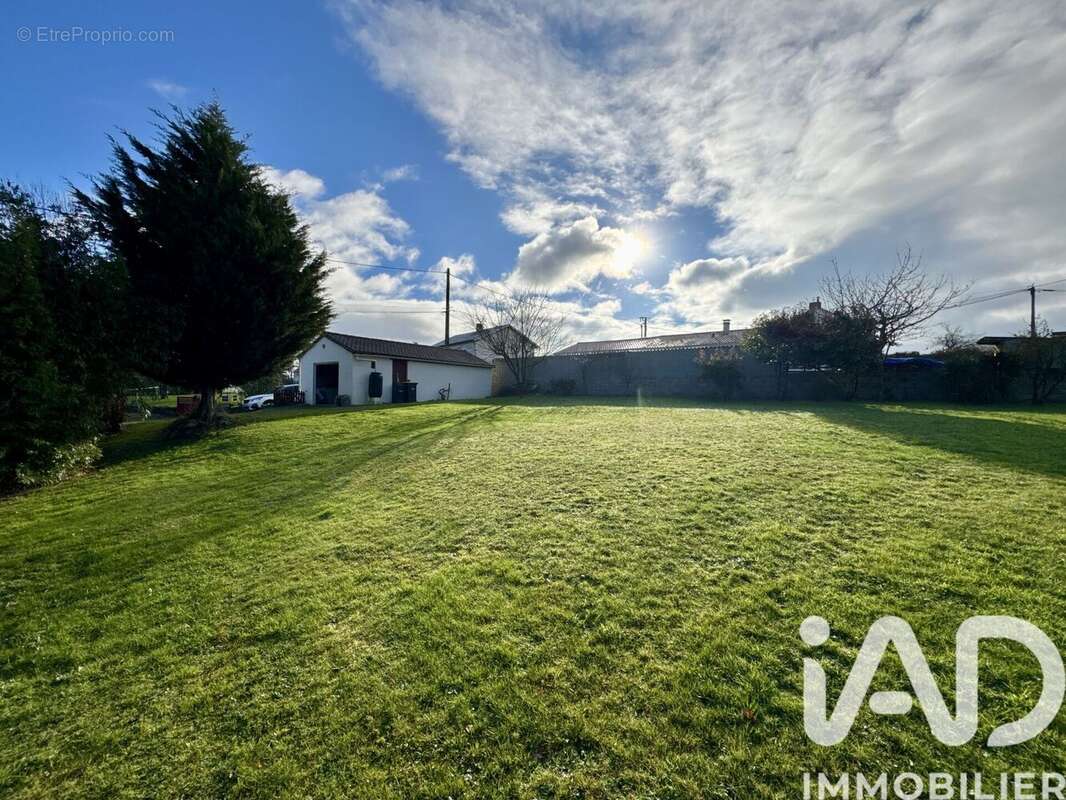 Photo 3 - Terrain à LA CHAPELLE-SAINT-LAURENT