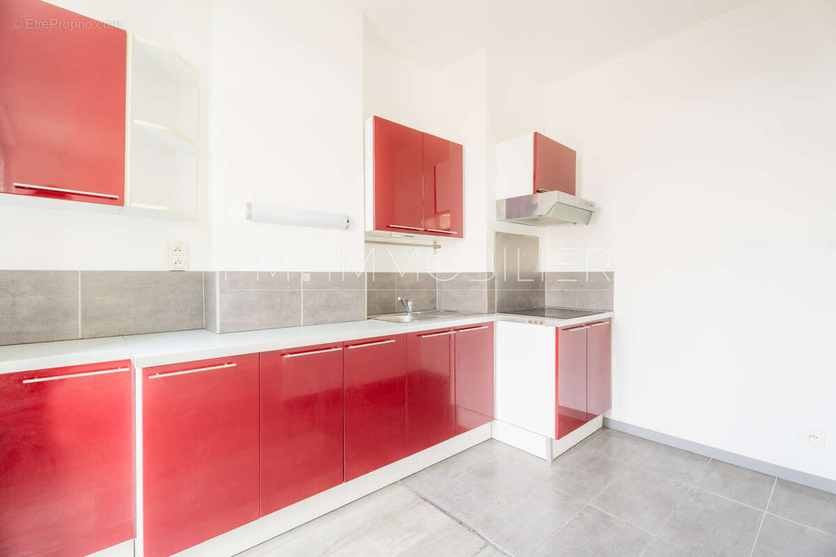 Appartement à MARSEILLE-4E