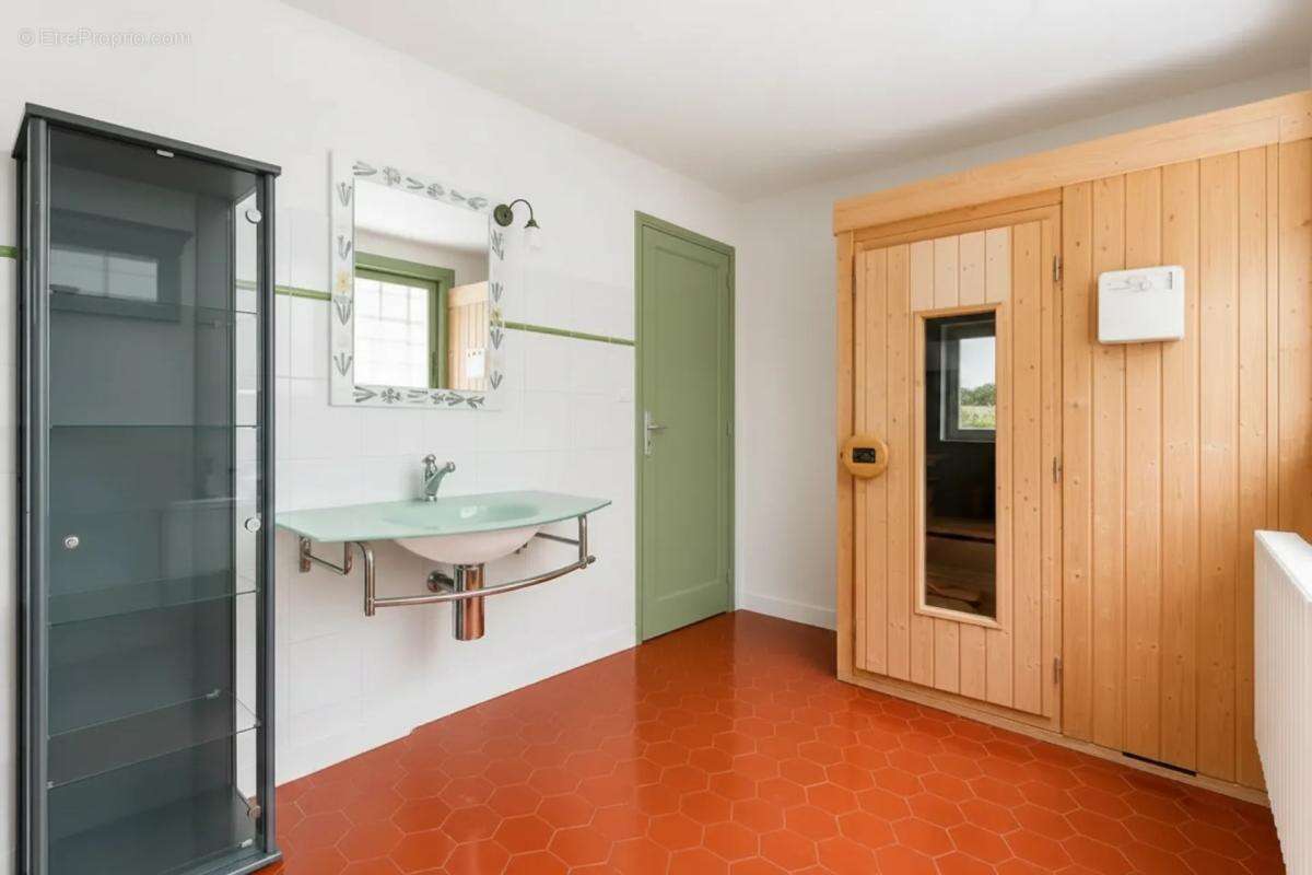 Villa avec piscine, vue sur collines, mer et lac + maison d'amis - photo 13