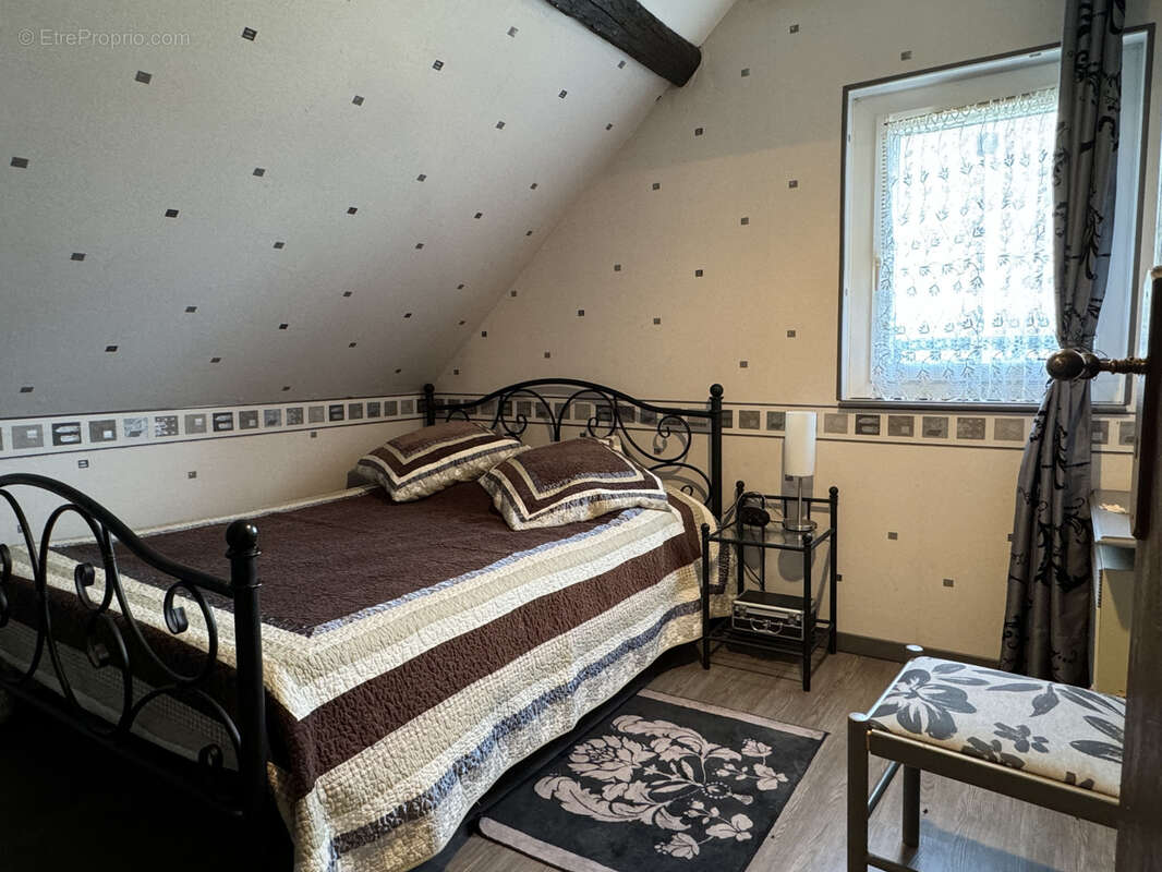 Maison à MONTCORBON