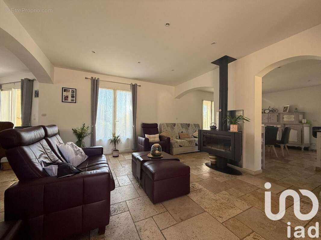 Photo 3 - Maison à TAVERNES