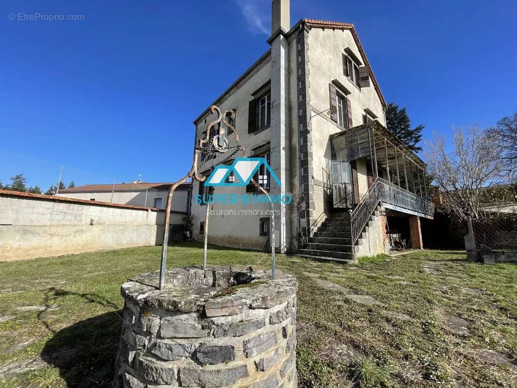 Maison à PAULHAGUET