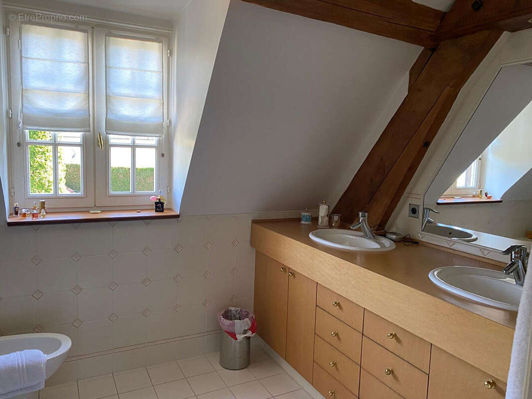 Maison à HOUDAN