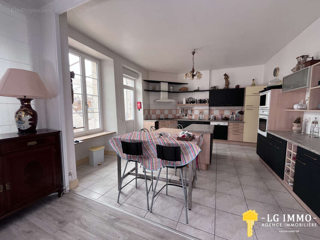 Maison à MORTAGNE-SUR-GIRONDE