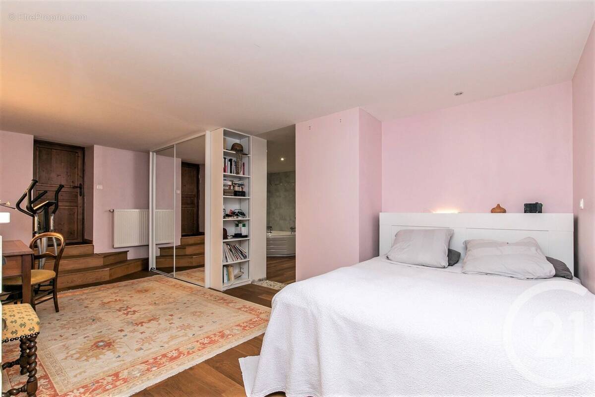 Maison à SAINT-MAUR-DES-FOSSES