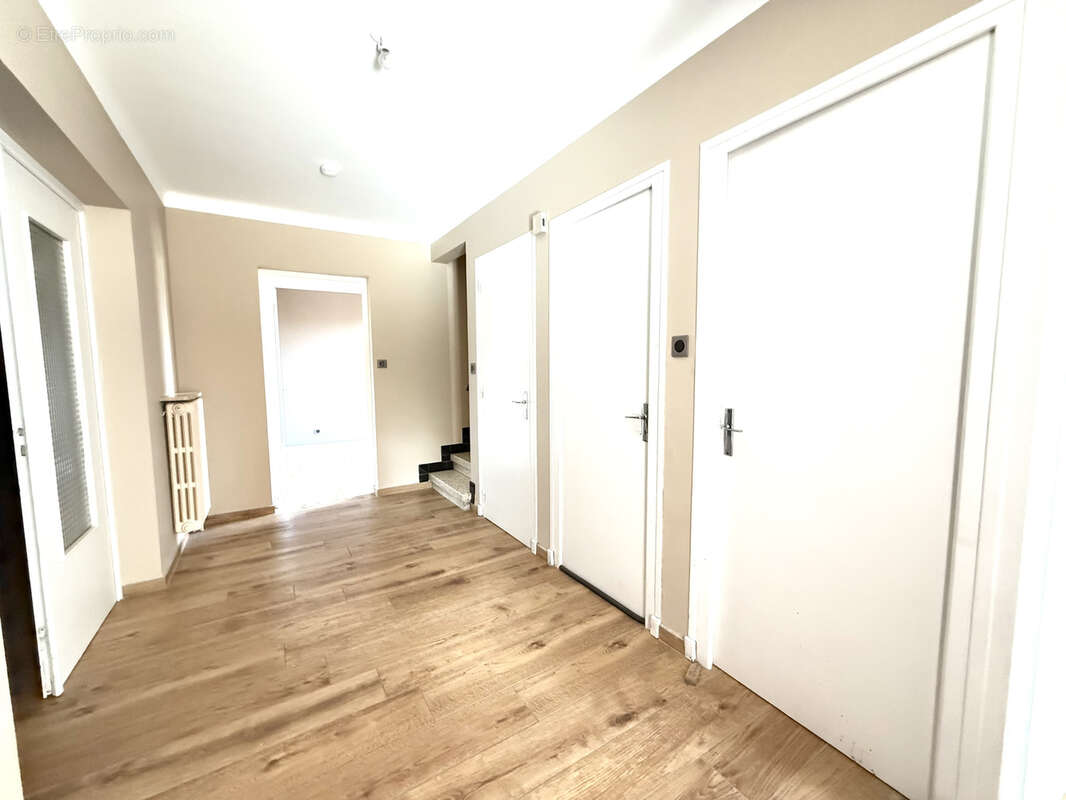 Maison à CHATEAUNEUF-DE-GALAURE