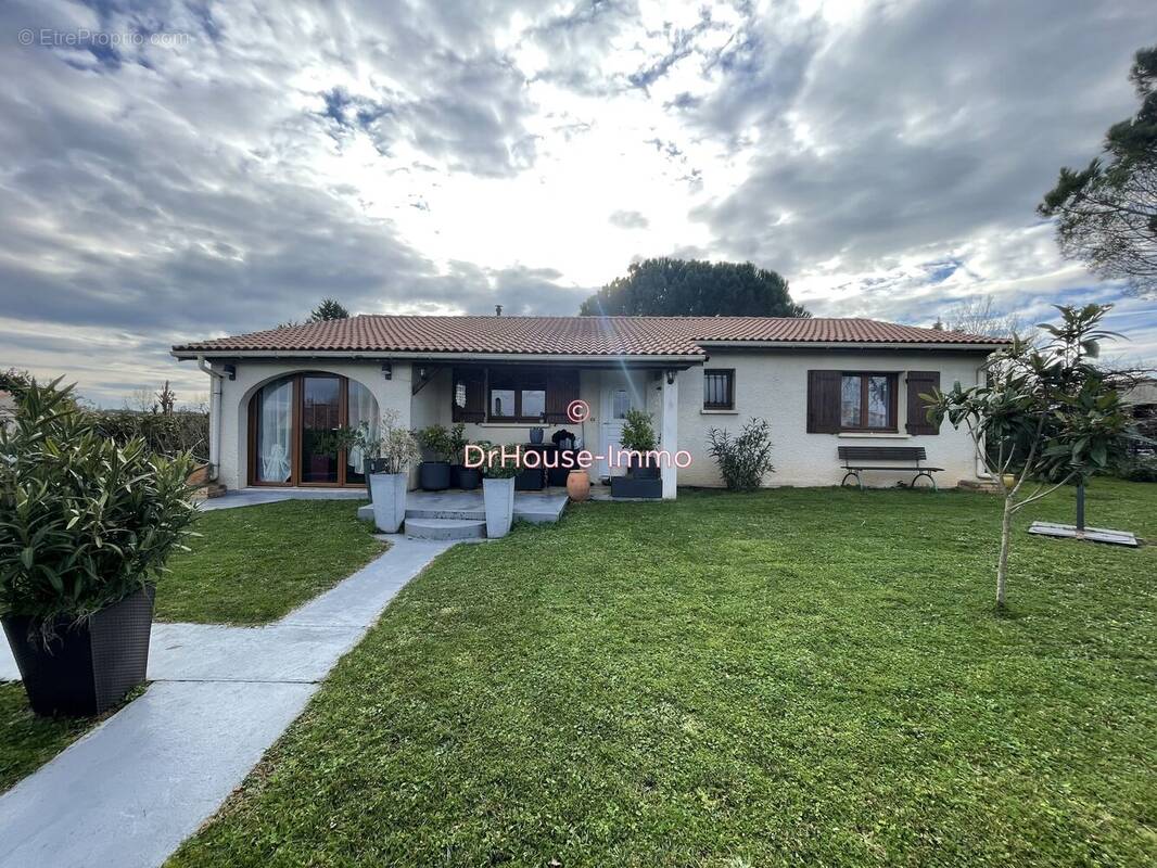 Maison à BAIGNES-SAINTE-RADEGONDE