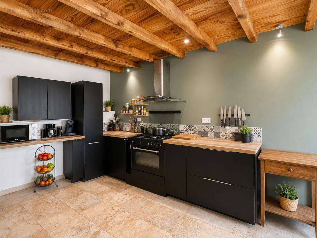 Maison 227 m² à Saint-Vaize  - photo 4