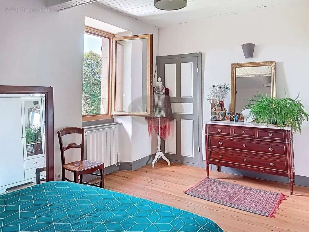 Commerce à AURIGNAC