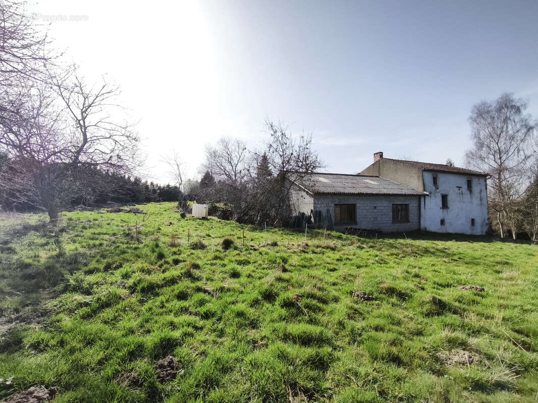 Maison à CONDAT-LES-MONTBOISSIER