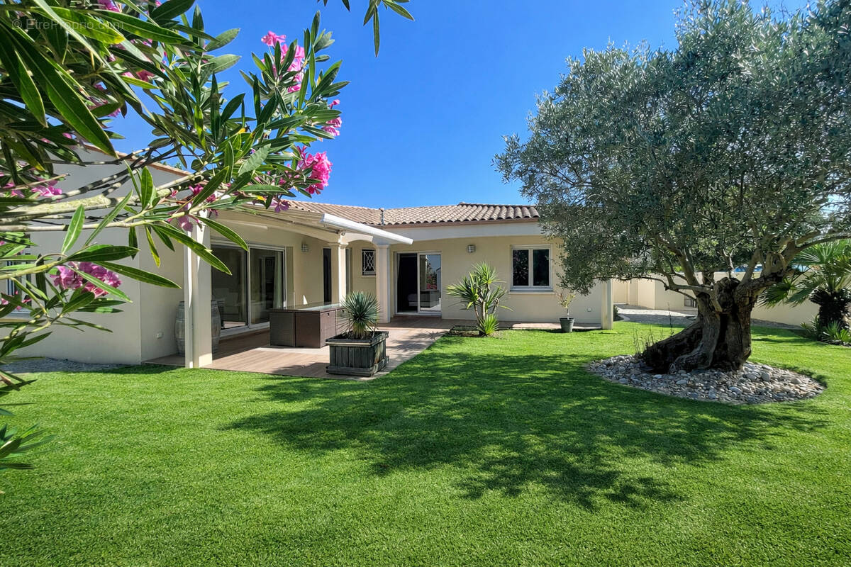 Maison à VAUX-SUR-MER