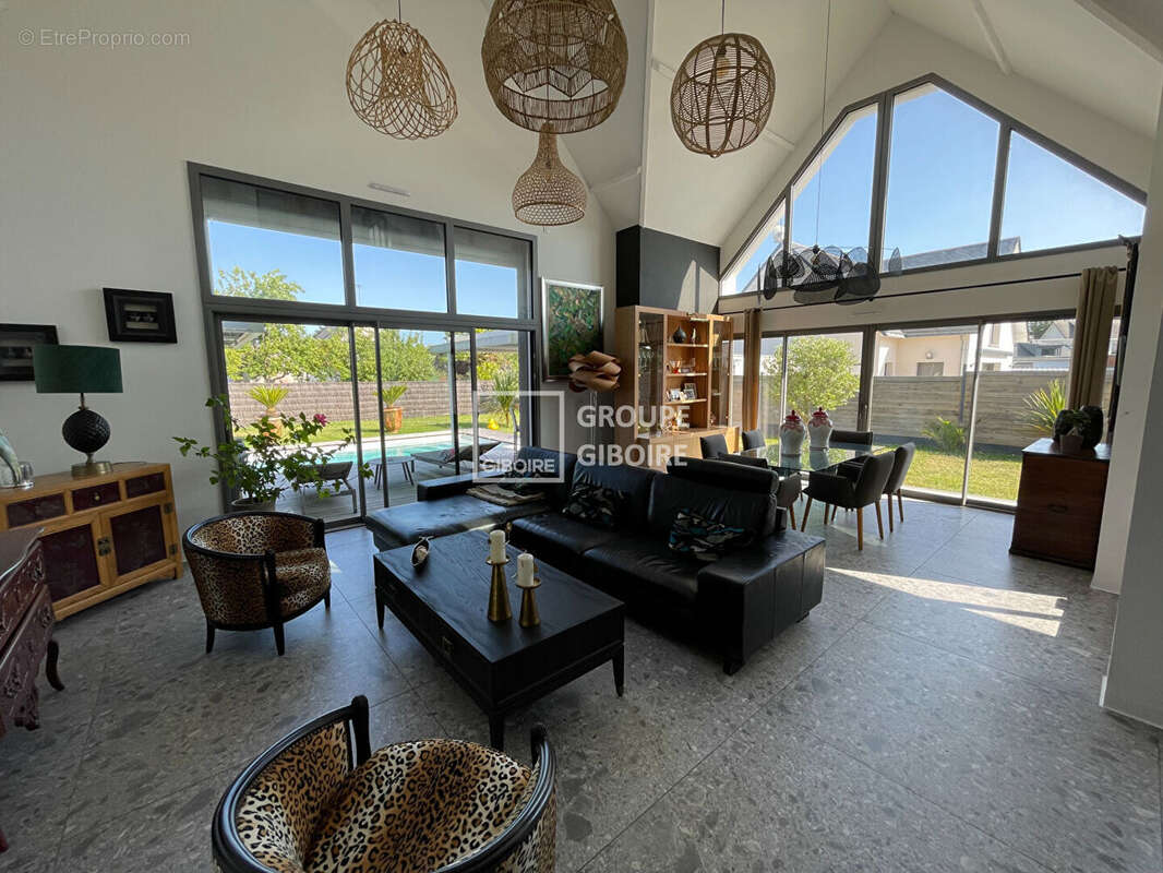 A vendre - agence giboire - magnifique villa contemporaine avec piscine aux portes de la baule - photo 2