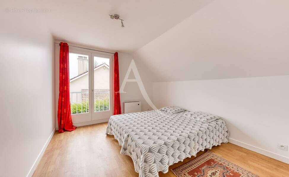 Maison à OZOIR-LA-FERRIERE