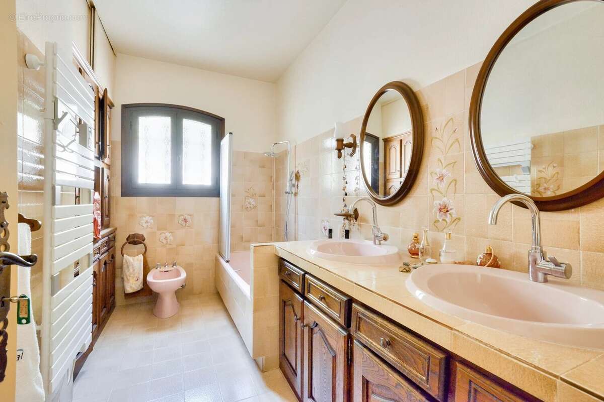 A vendre nice - villa de plain-pieds - piscine. - photo 8