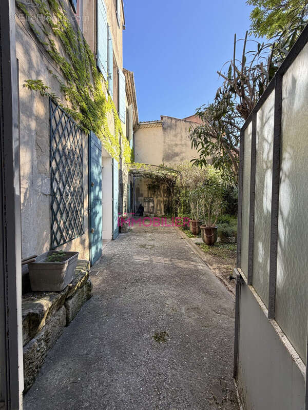 Maison à PERNES-LES-FONTAINES