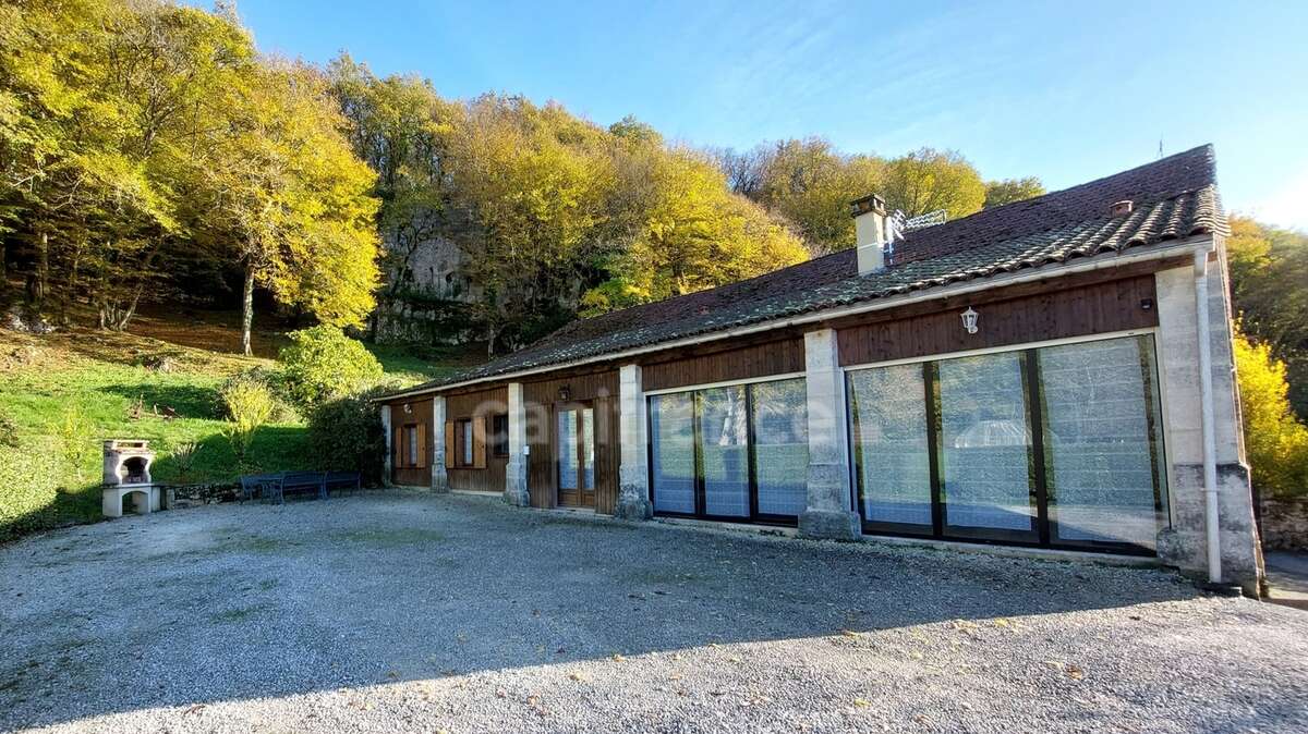 A vendre. Ensemble de 250m² à Tursac (24) avec maison d'habitation, gîte, piscine lagon sur près de 1,5 hectares de terrain en p - photo 25