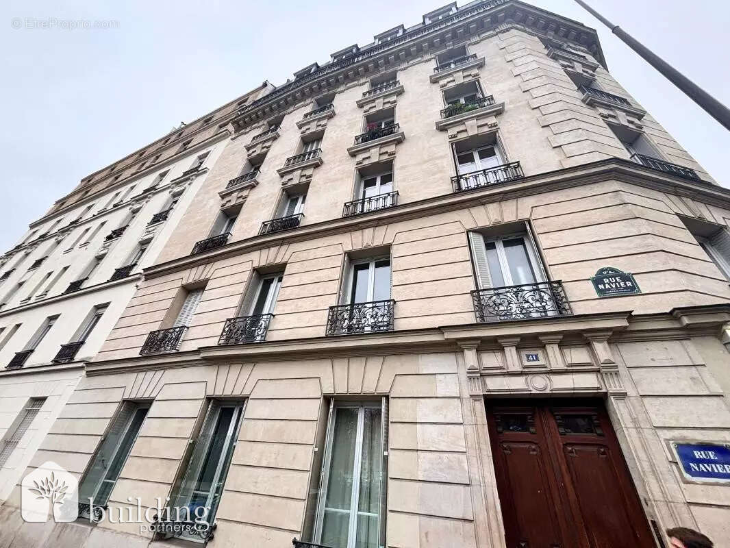 Appartement à PARIS-17E