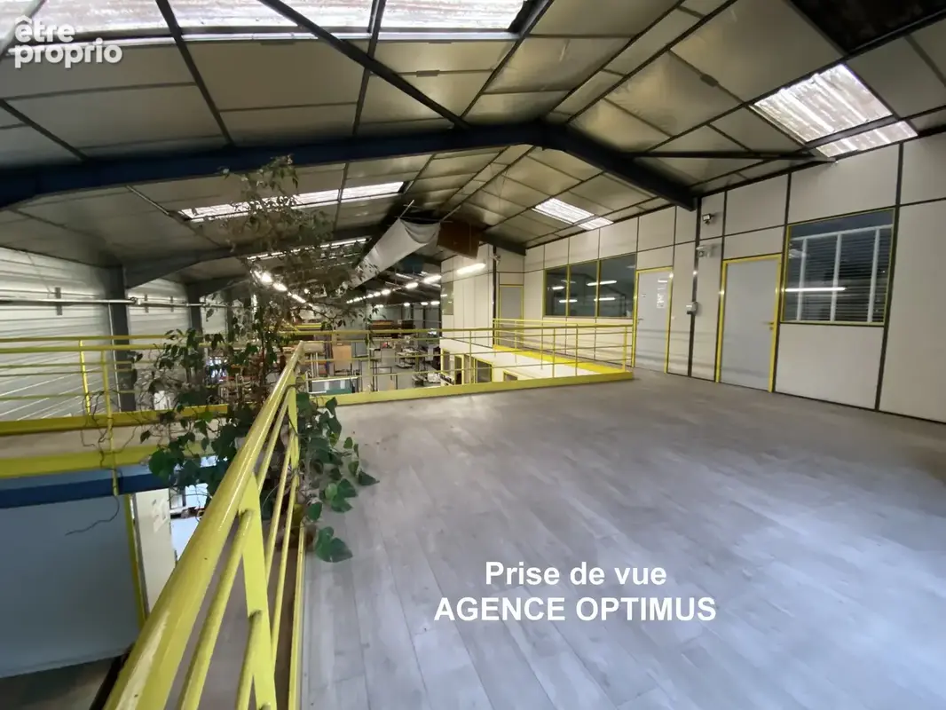 LOCAL PROFESSIONNEL + STOCKAGE - 1170 m2 bâtis sur 5886m2 de terrain - photo 9