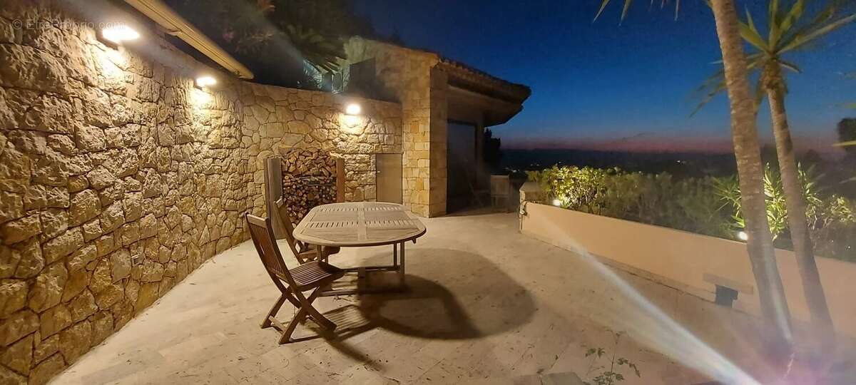 Maison à THEOULE-SUR-MER