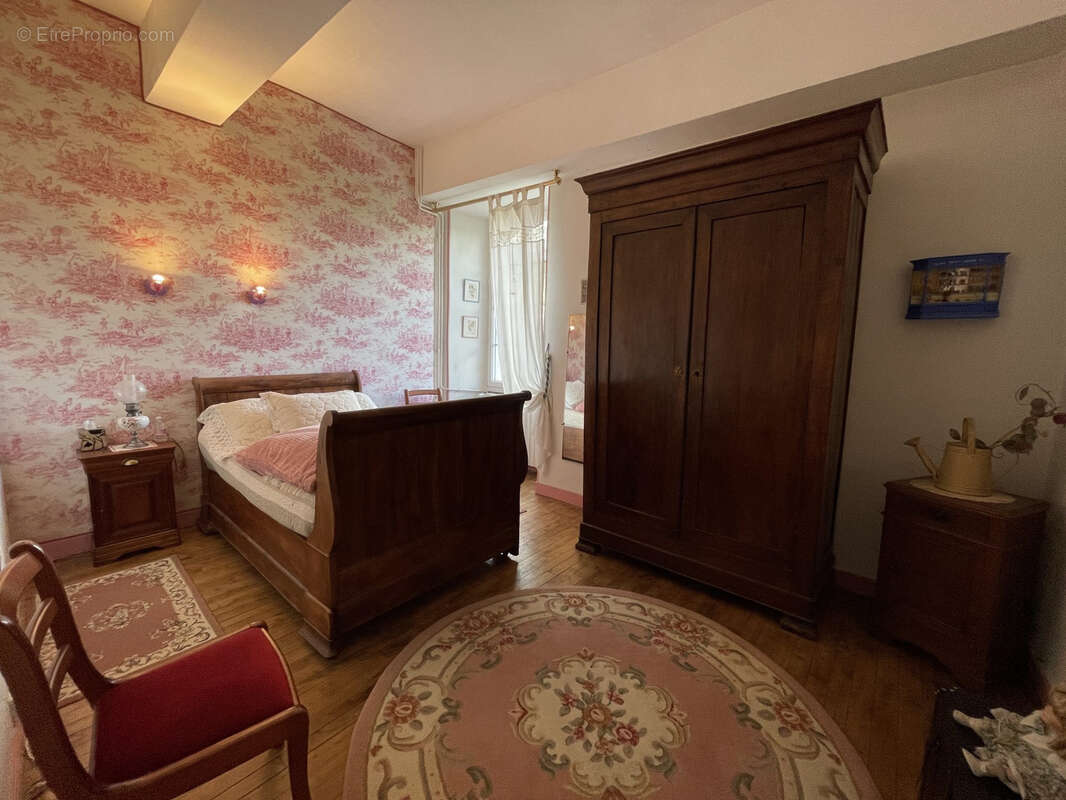 Maison à SAINT-CREPIN-D'AUBEROCHE