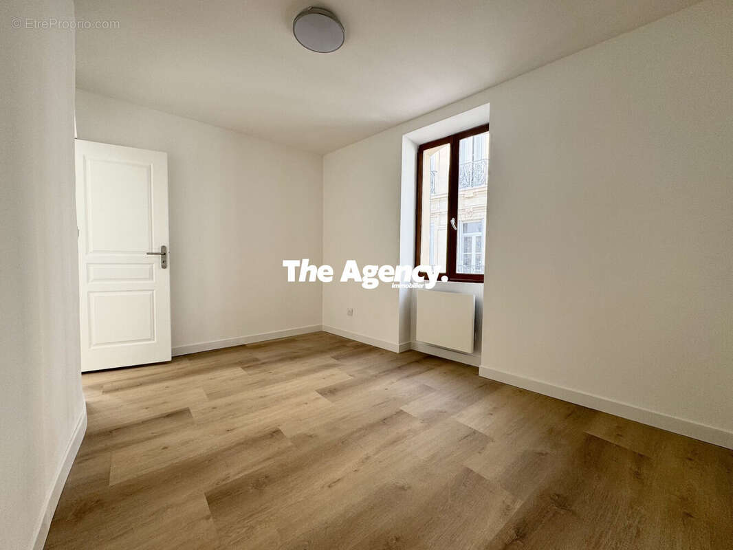Appartement à MARSEILLE-1E