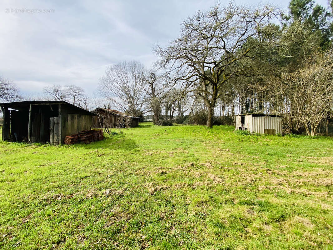 Maison à YGOS-SAINT-SATURNIN