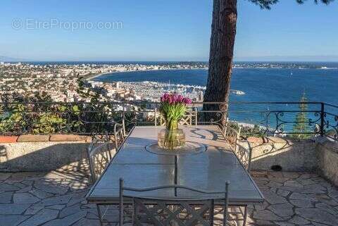 Maison 200 m² à Cannes  - photo 2