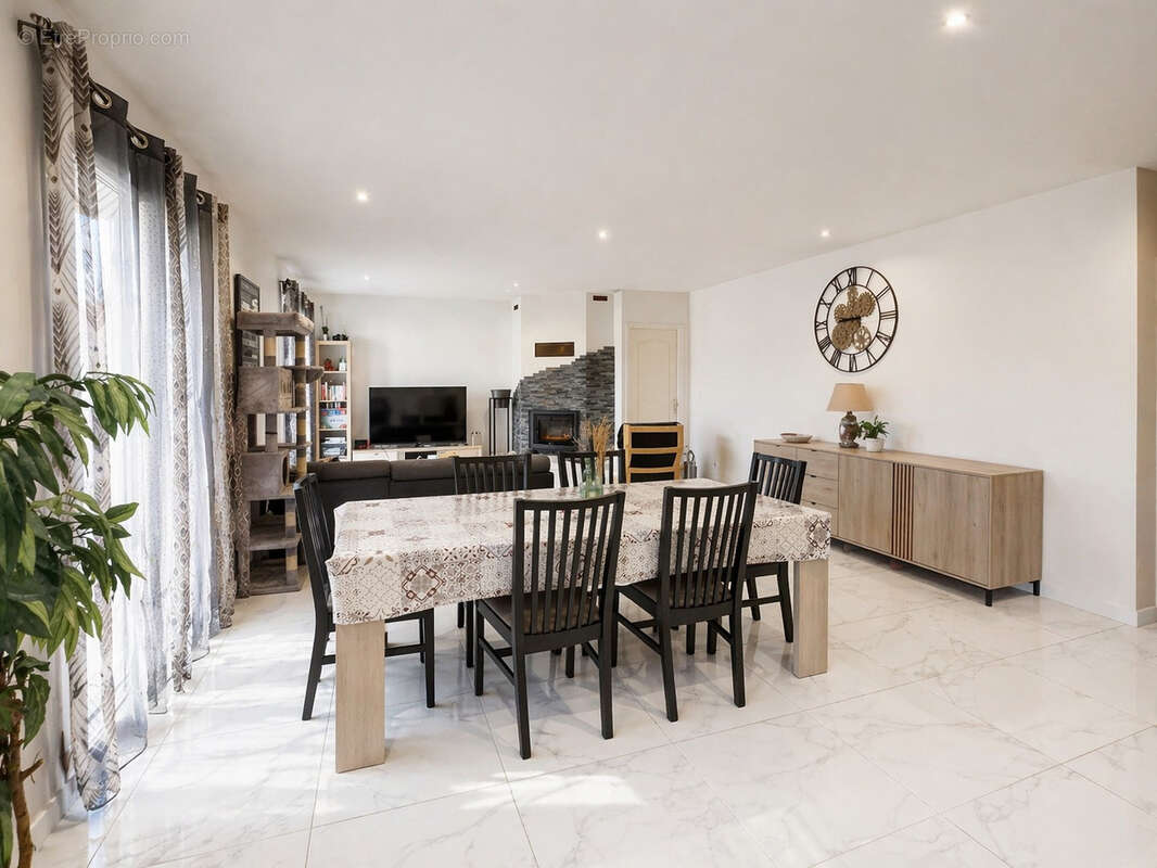 Maison à CHATILLON-LA-PALUD