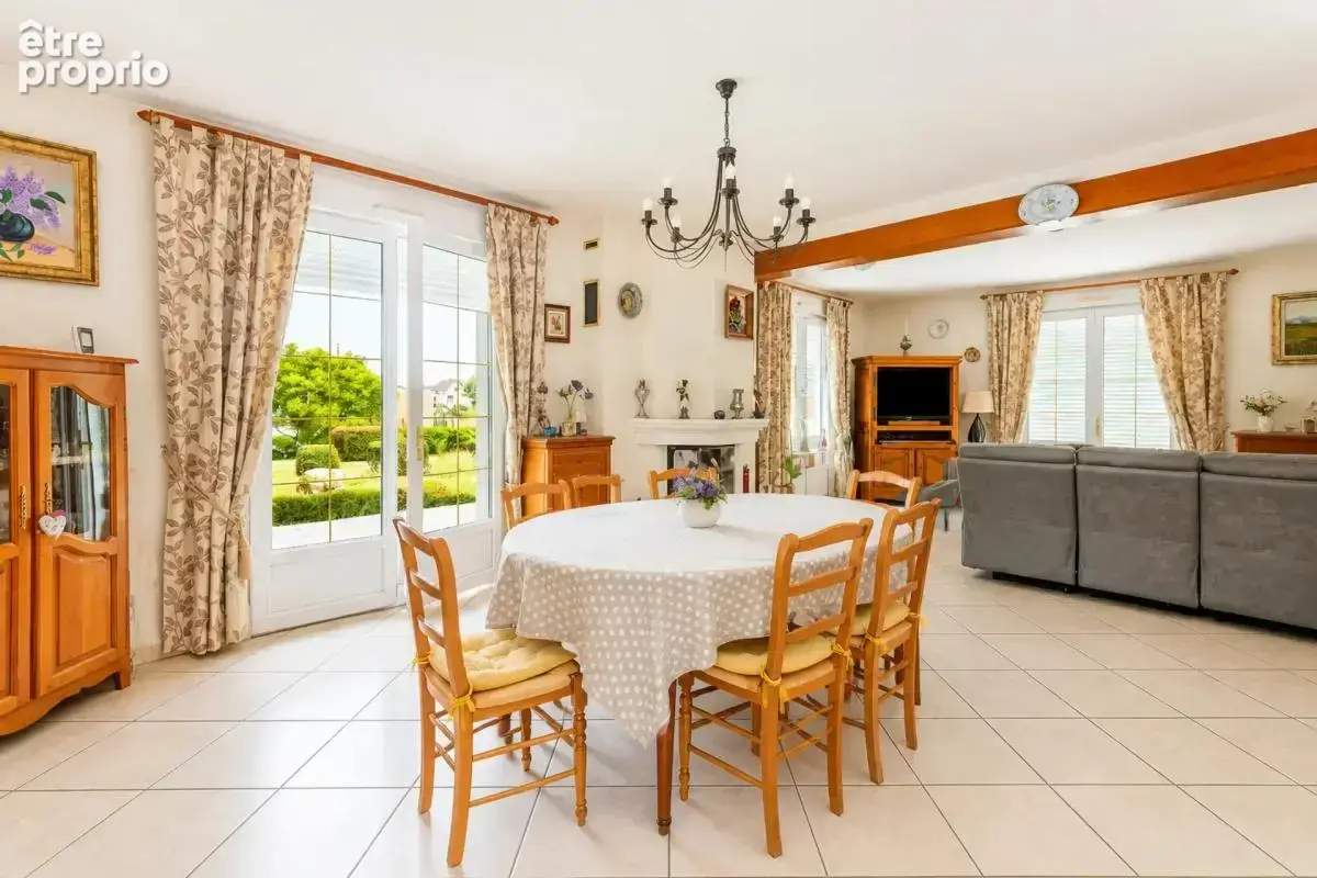 Maison de 7 pièces de 176 m² à Nouans-les-Fontaines - photo 4