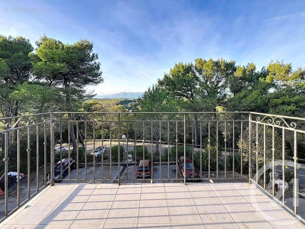 Appartement à MOUGINS