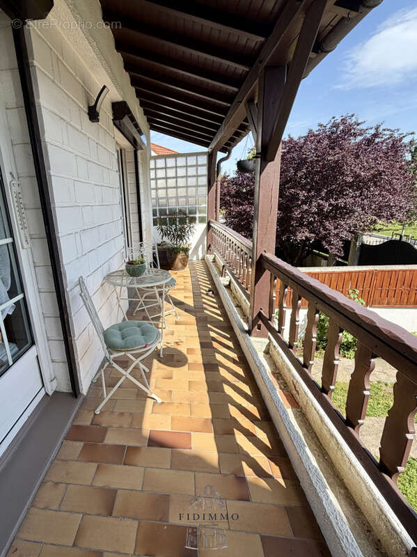 4372 - Maison en plein centre-ville d'Ormesson - photo 9