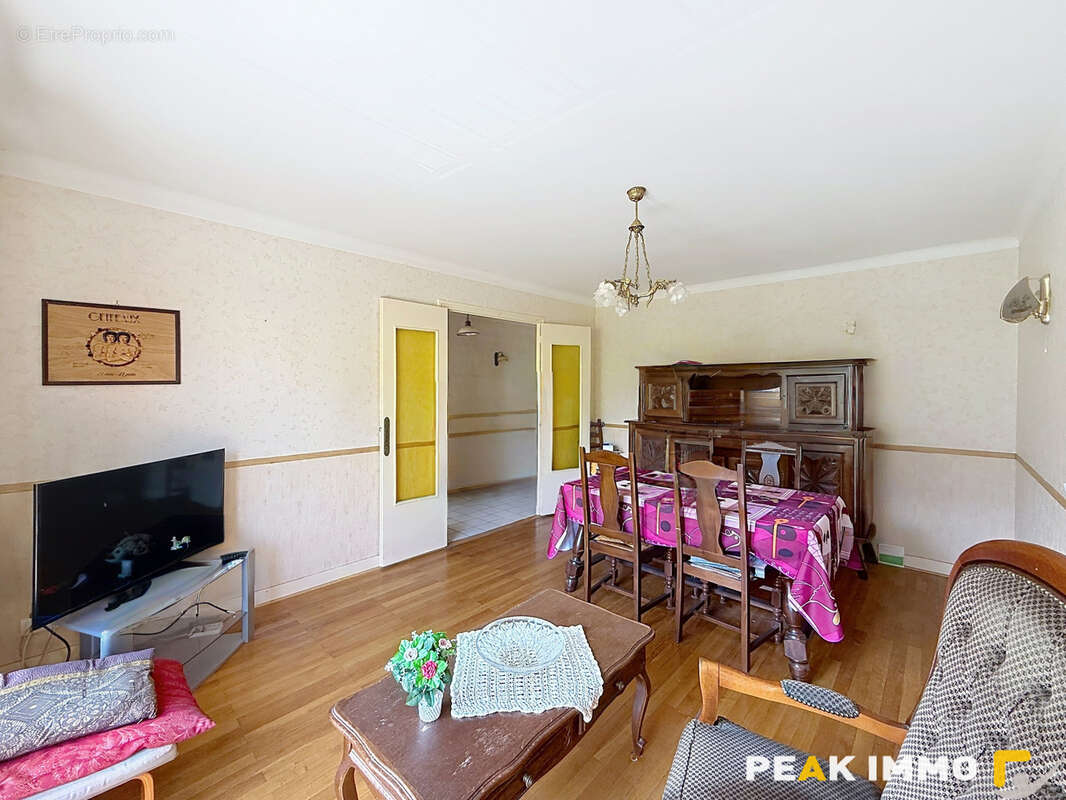T3 - 76m2 - Secteur des Pommaries - 2 balcons - cave - - photo 4