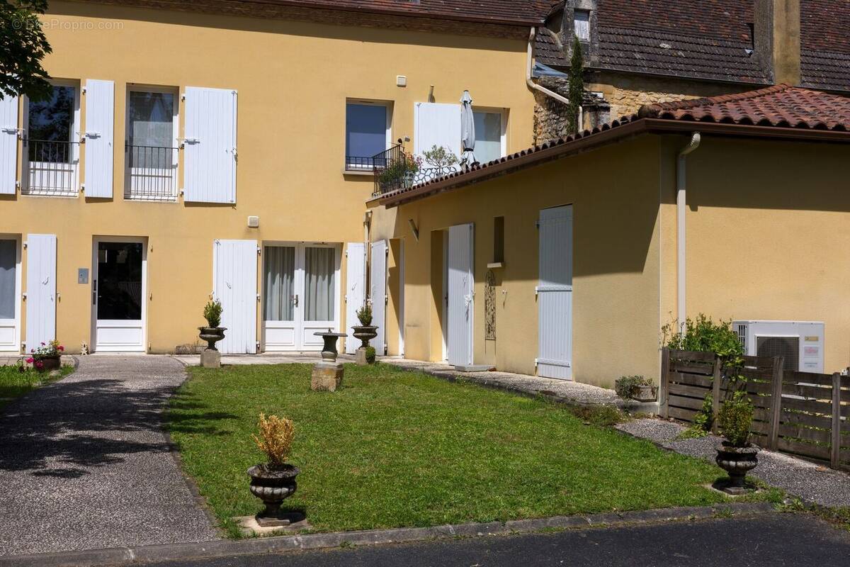 tempImageGj3e6C - Appartement à SAINT-CYPRIEN