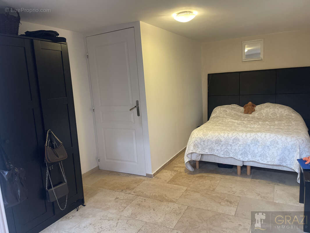 Appartement à SIX-FOURS-LES-PLAGES