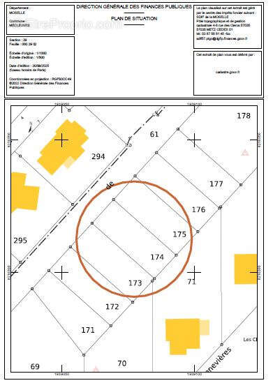 Terrain à MECLEUVES