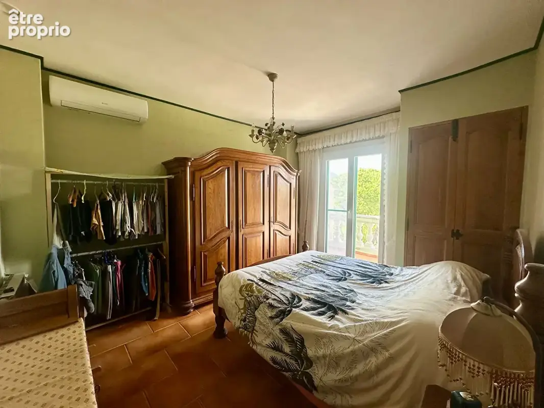 Maison de 110 m²  3 chambres avec piscine et vue dégagée sur le Coudon - photo 7
