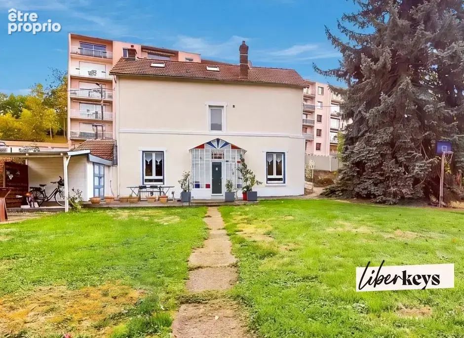 Vernouillet – A 5 minutes de Dreux -  Maison familiale de caractère de 136 m 2 , 4 chambres, terrain arboré de 1 744 m² - photo 1