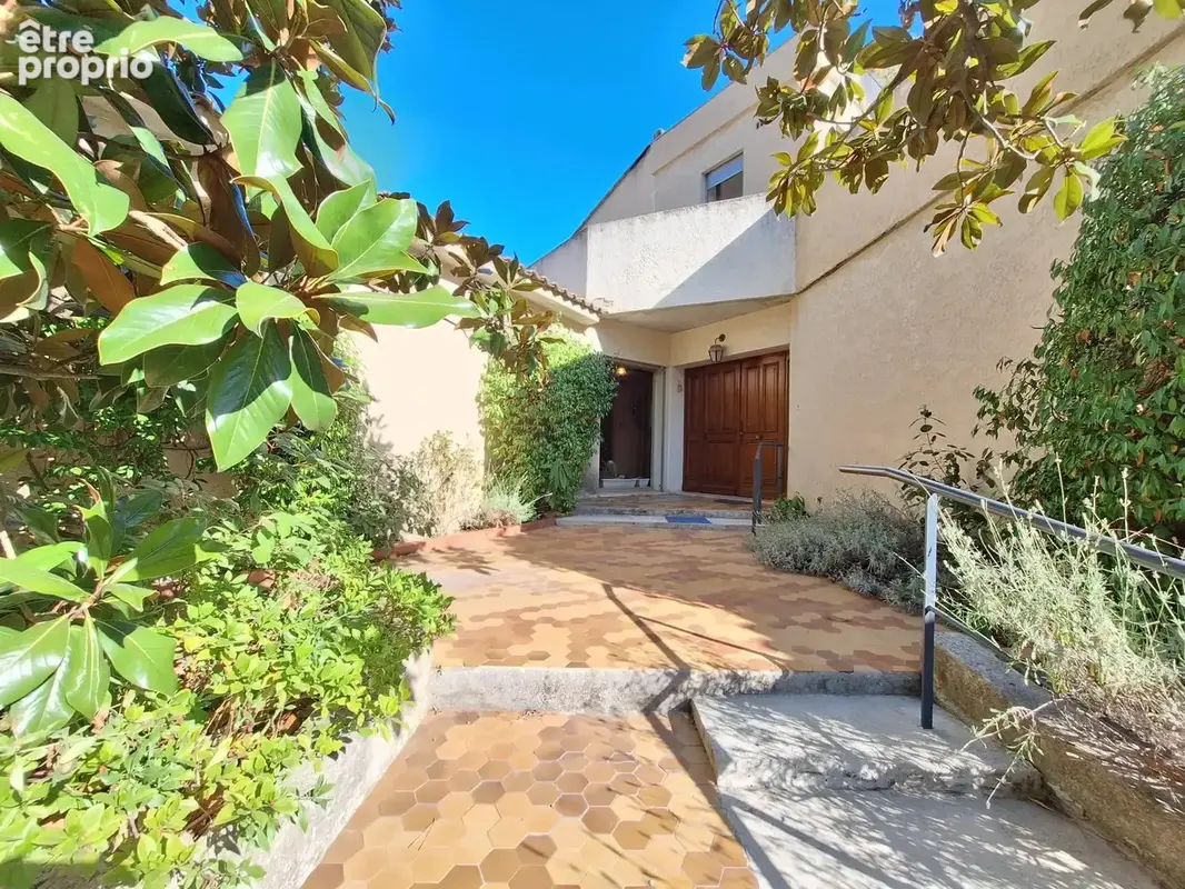 Maison 185 m² à Langlade  - photo 4