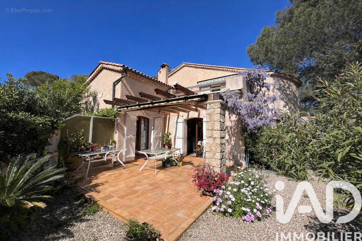 Photo 1 - Maison à SAINT-RAPHAEL