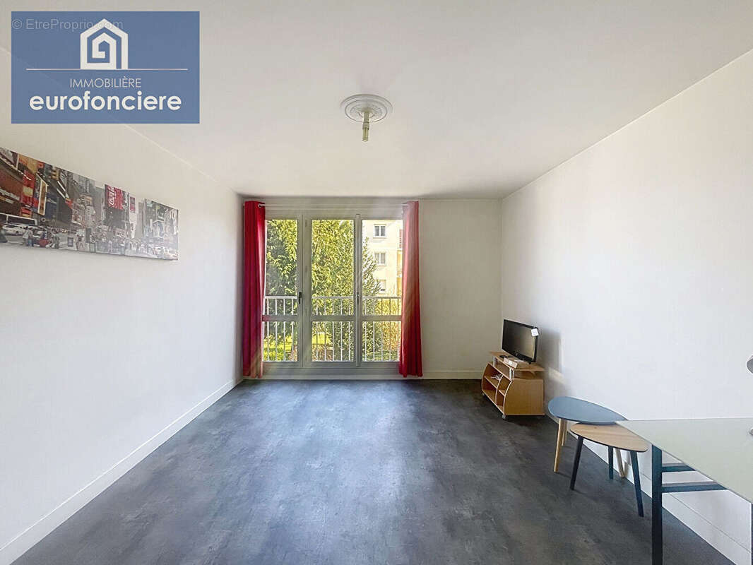 Appartement à SAINT-JULIEN-LES-VILLAS