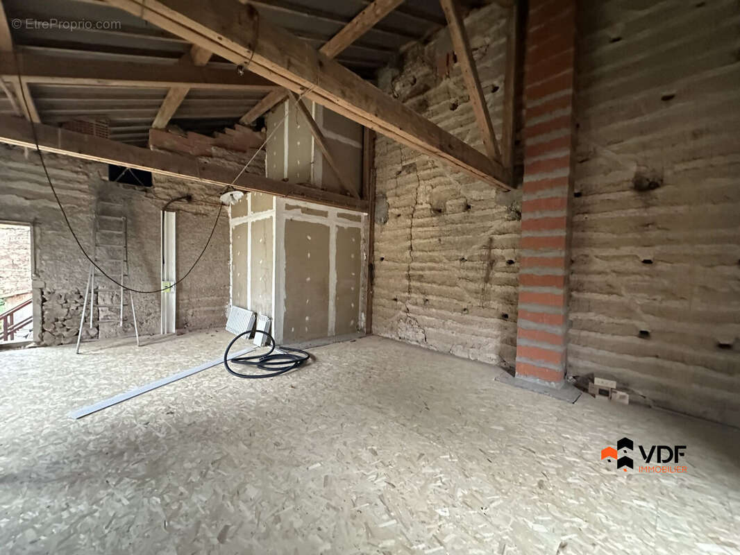 Appartement à CUINZIER