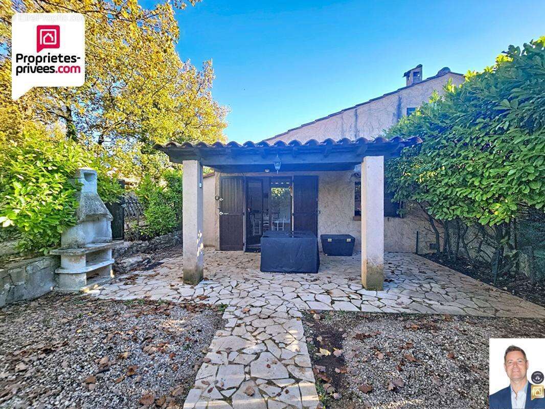 Maison à SAINT-CEZAIRE-SUR-SIAGNE