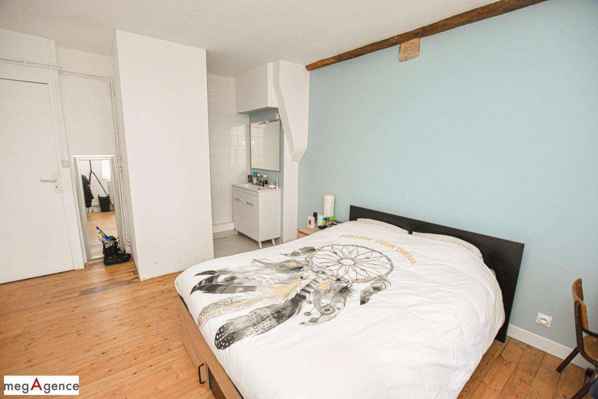 Maison à SAINT-JEAN-DE-LA-MOTTE