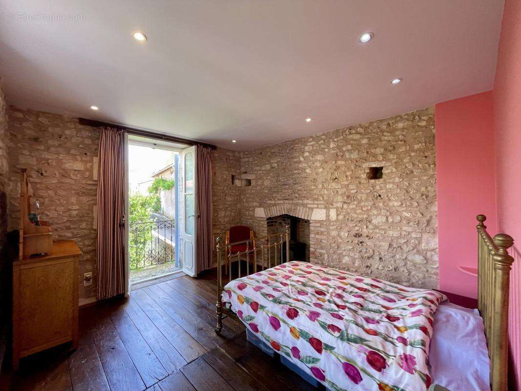 Maison à CHARROUX