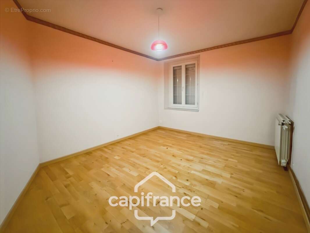 SAINT-VALLIER – Maison familiale de caractère de 202 m² sur un magnifique terrain de 1 878 m² - photo 15