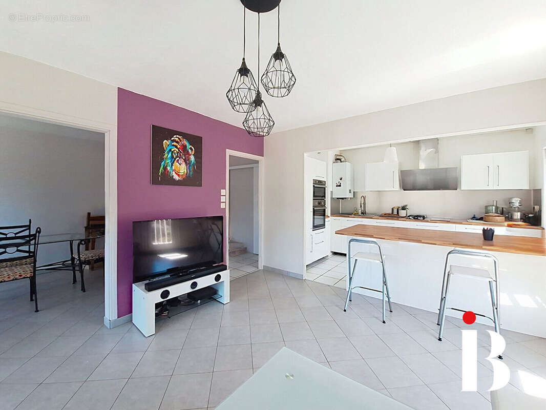 Grand appartement avec 4 chambres et ascenseur - photo 4